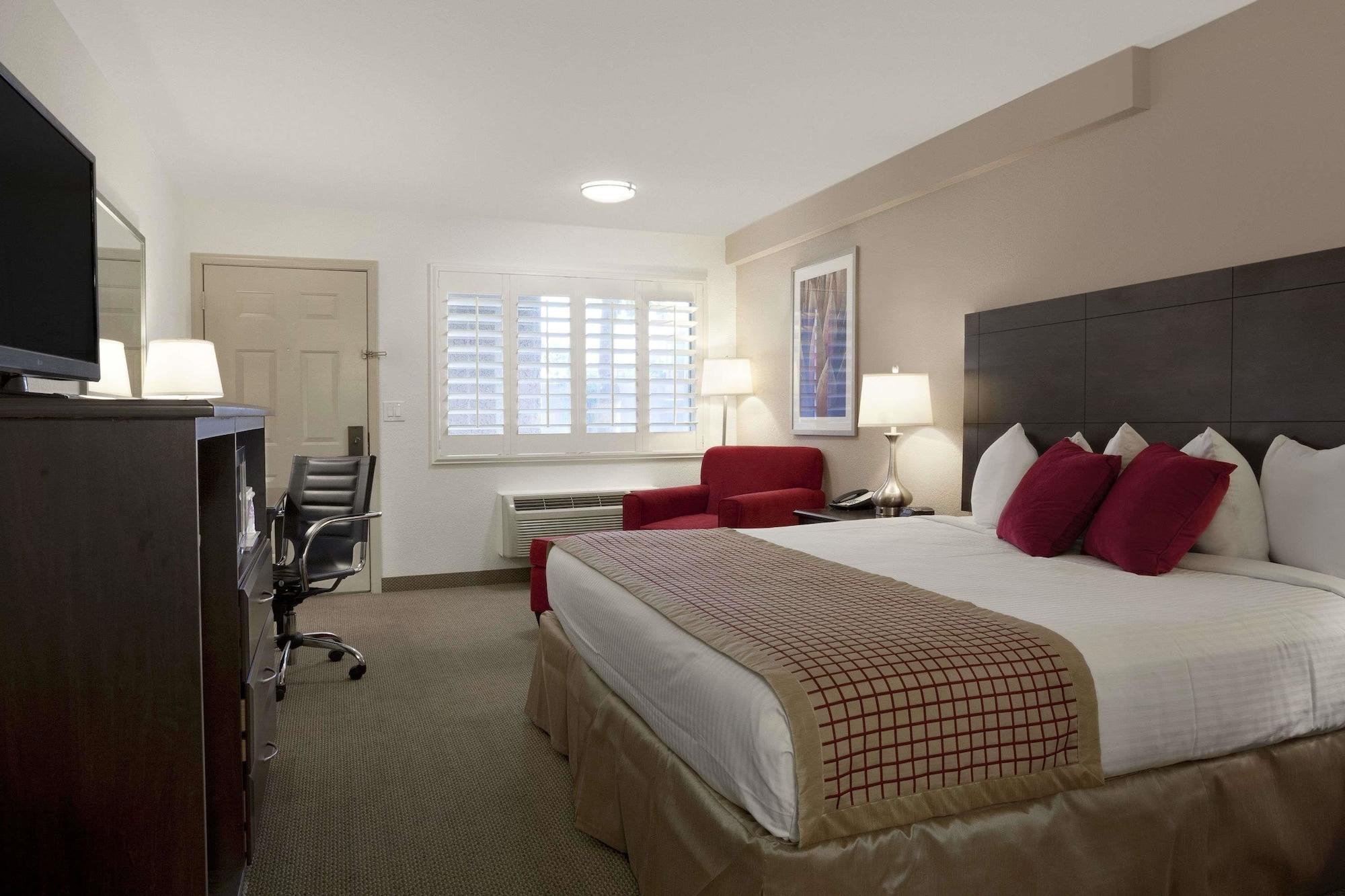Infinity Inn & Suites Tempe Buitenkant foto