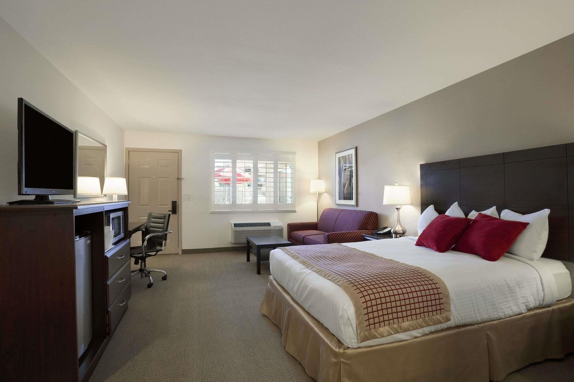 Infinity Inn & Suites Tempe Buitenkant foto