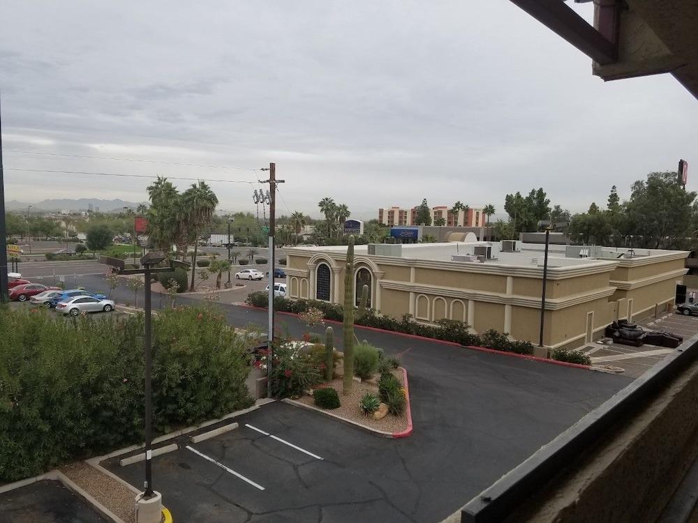 Infinity Inn & Suites Tempe Buitenkant foto