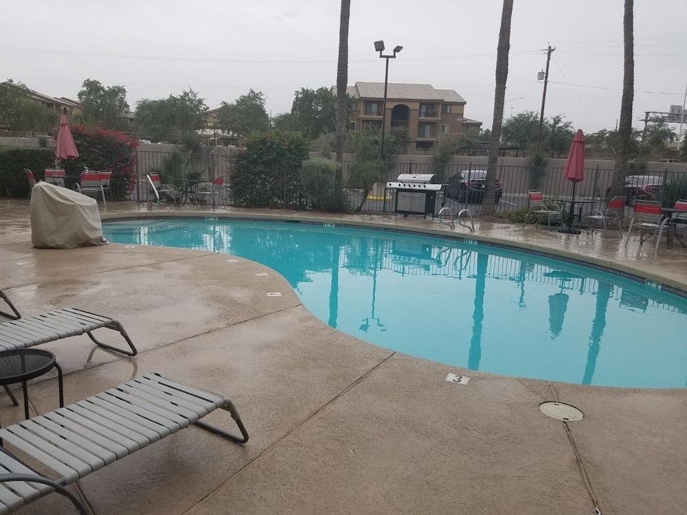 Infinity Inn & Suites Tempe Buitenkant foto