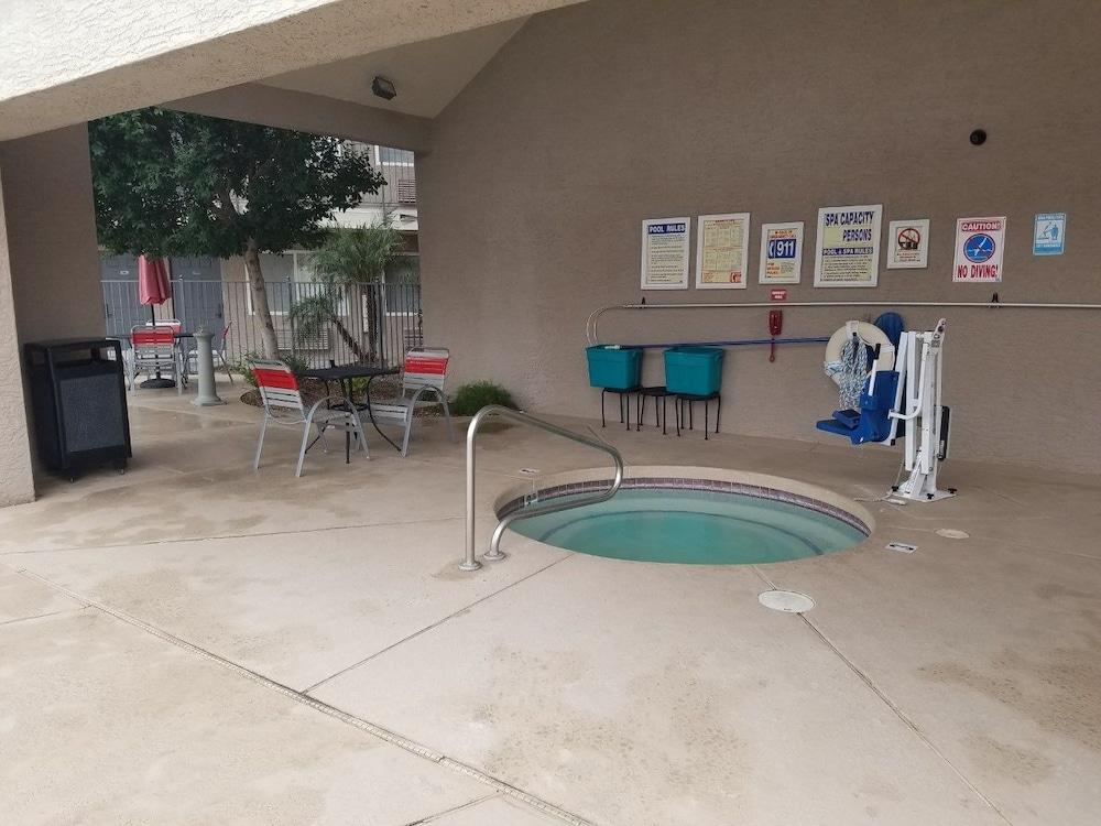 Infinity Inn & Suites Tempe Buitenkant foto