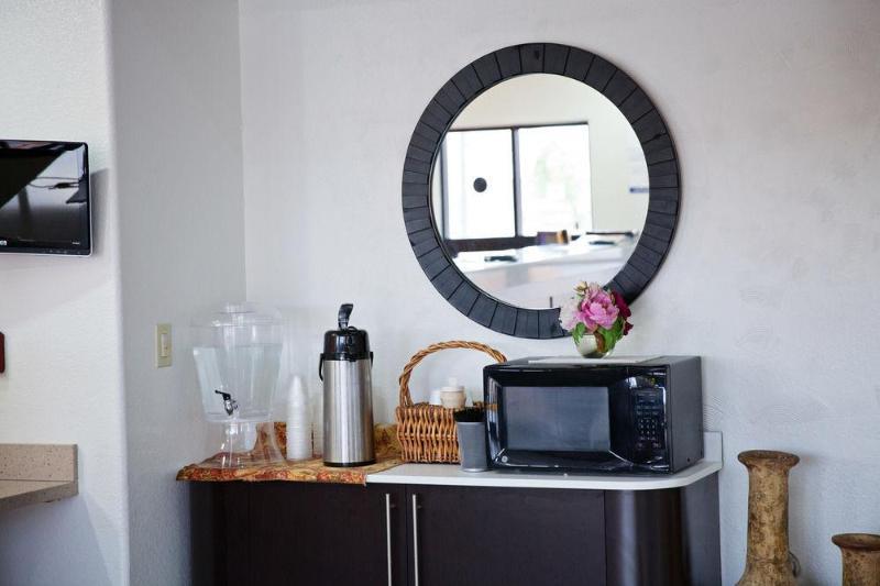 Infinity Inn & Suites Tempe Buitenkant foto
