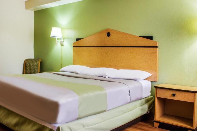 Infinity Inn & Suites Tempe Buitenkant foto