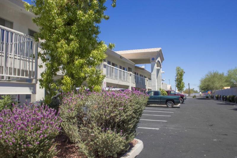Infinity Inn & Suites Tempe Buitenkant foto