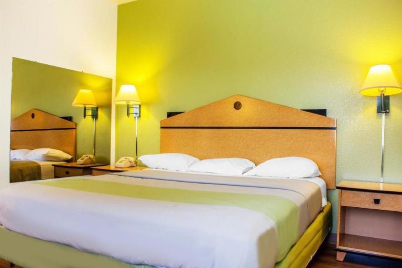 Infinity Inn & Suites Tempe Buitenkant foto