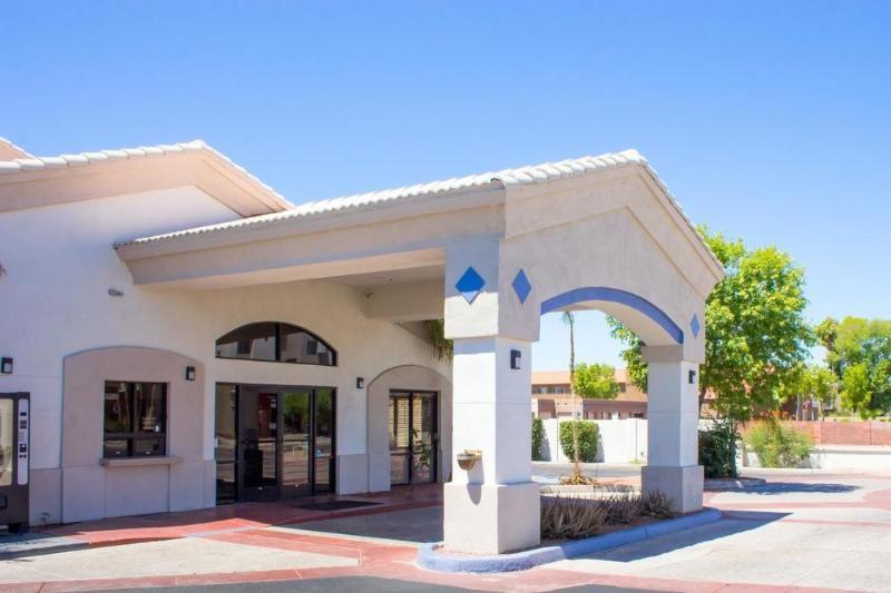 Infinity Inn & Suites Tempe Buitenkant foto