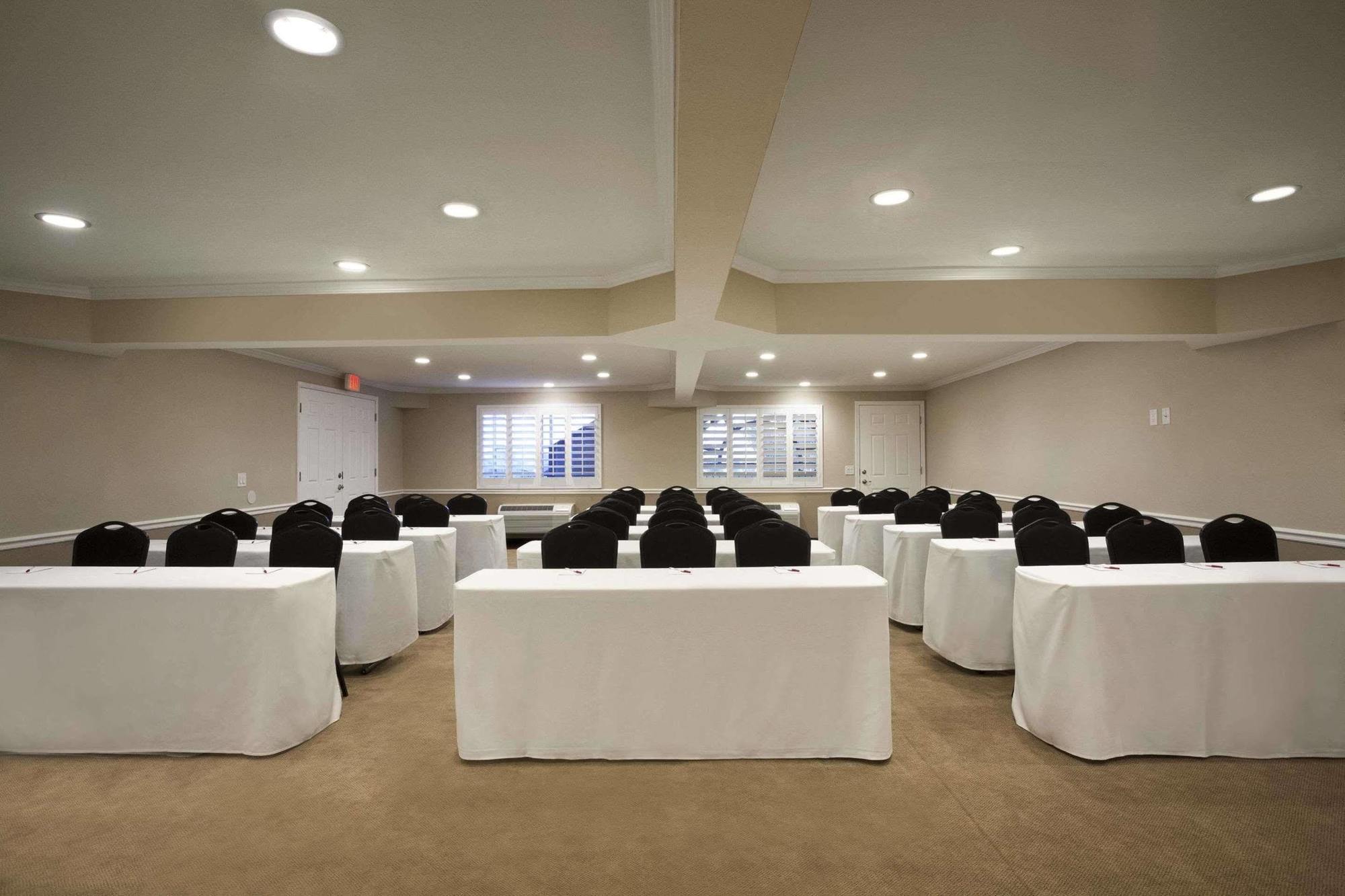 Infinity Inn & Suites Tempe Buitenkant foto