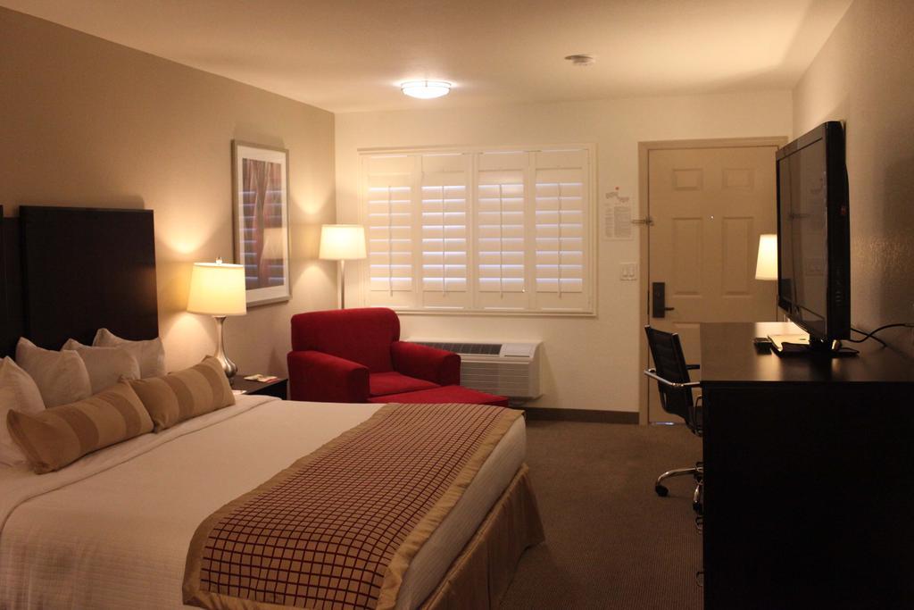 Infinity Inn & Suites Tempe Buitenkant foto