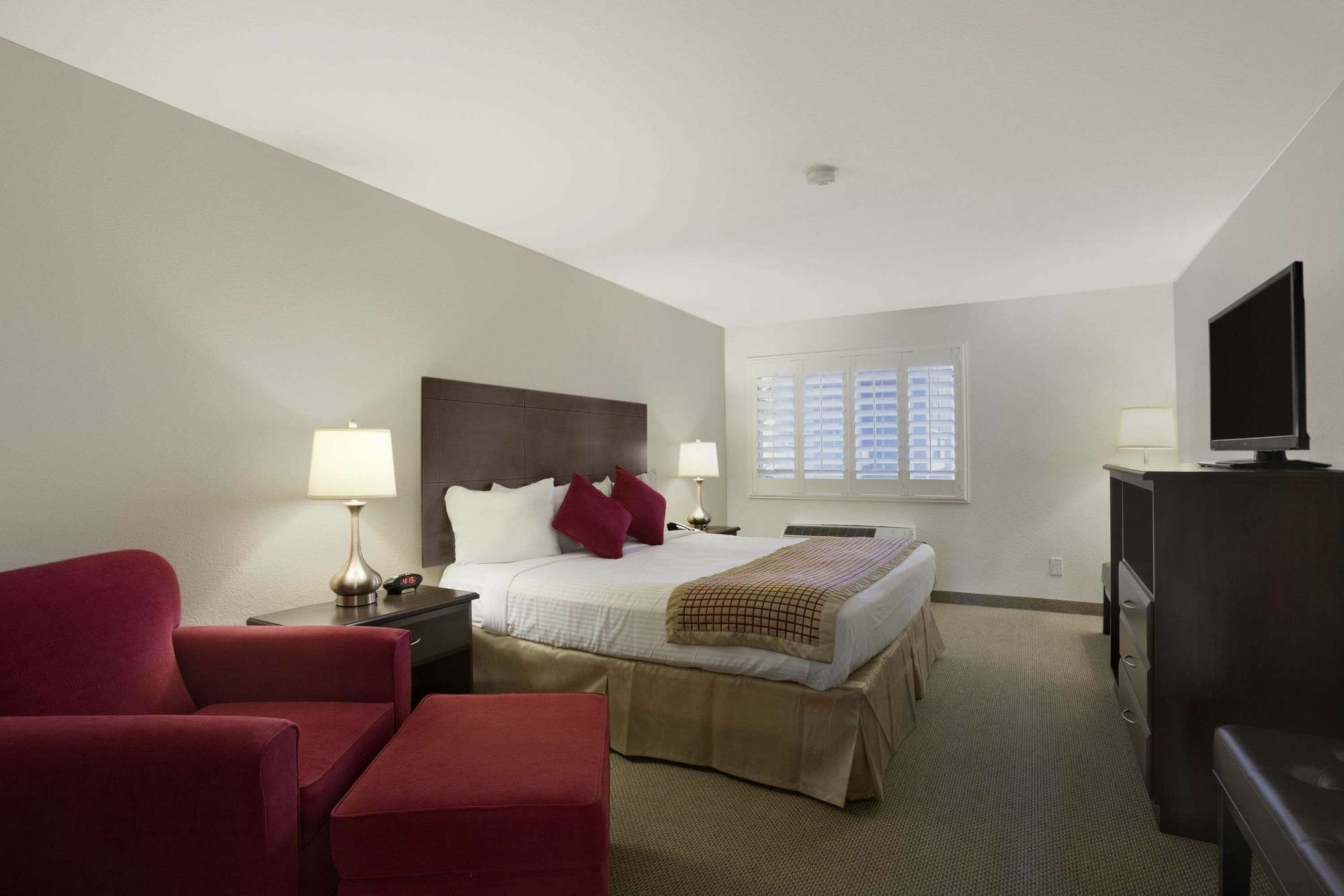 Infinity Inn & Suites Tempe Buitenkant foto